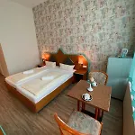 Rathaushotel Aparthotel 3*