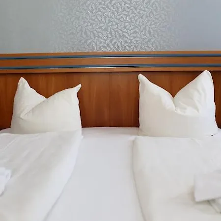 Rathaushotel Lägenhetshotell 3*