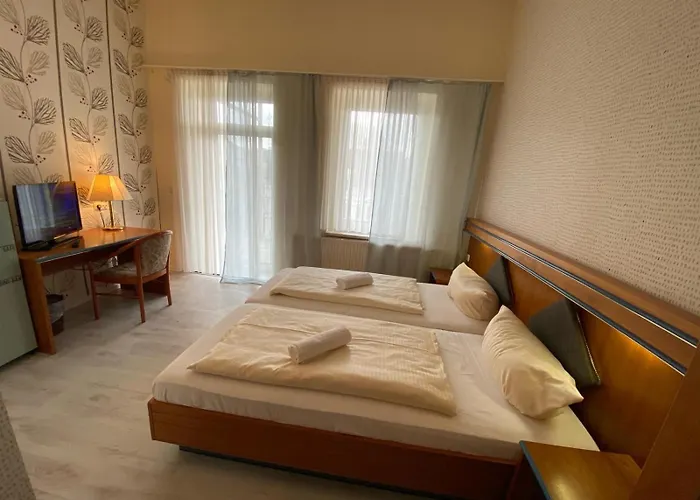 Rathaushotel Apartahotel 3*