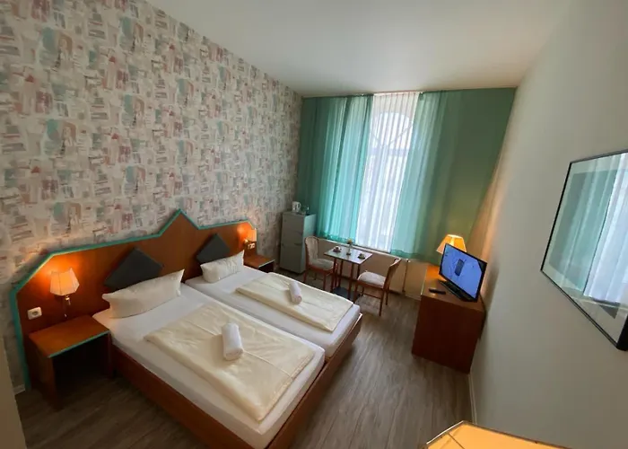 מלון דירות Rathaushotel 3*